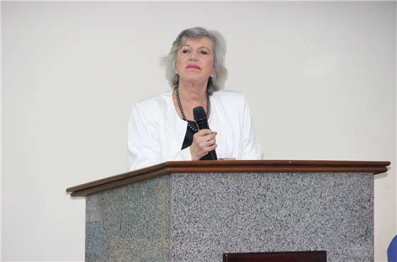 Senhora Martha Mousinho Gomes Barbosa, Superintendente da Fundação Cultural Carlos Drummond de Andrade